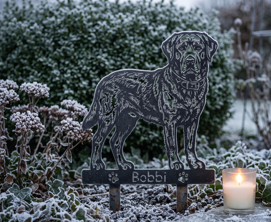Winterfestes Hunde-Andenken: Eine Erinnerung für den Garten, die Frost und Schnee trotzt
